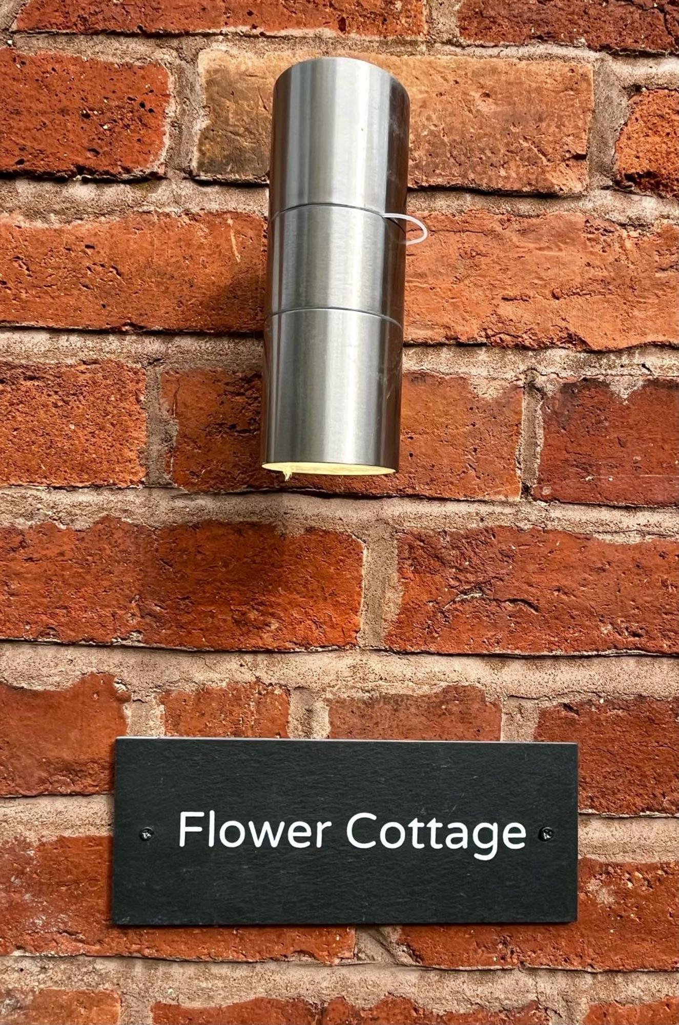 Flower Cottage By Ludlow Castle With Onsite Parking מראה חיצוני תמונה