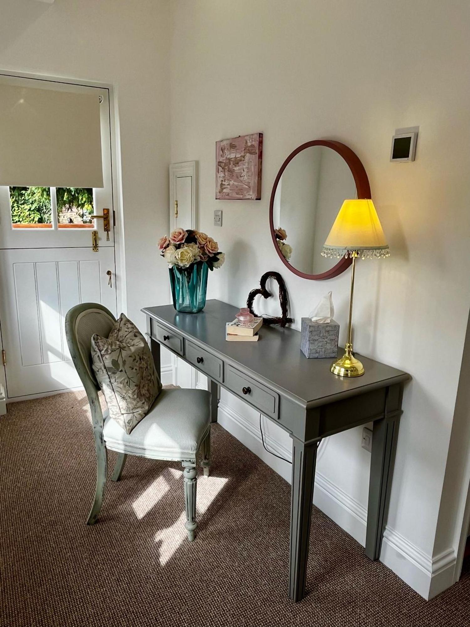 Flower Cottage By Ludlow Castle With Onsite Parking מראה חיצוני תמונה