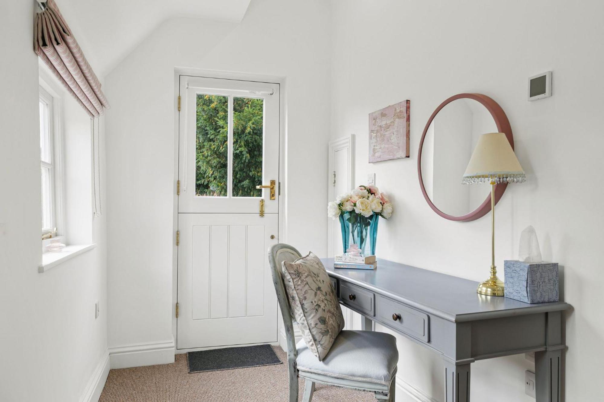 Flower Cottage By Ludlow Castle With Onsite Parking מראה חיצוני תמונה