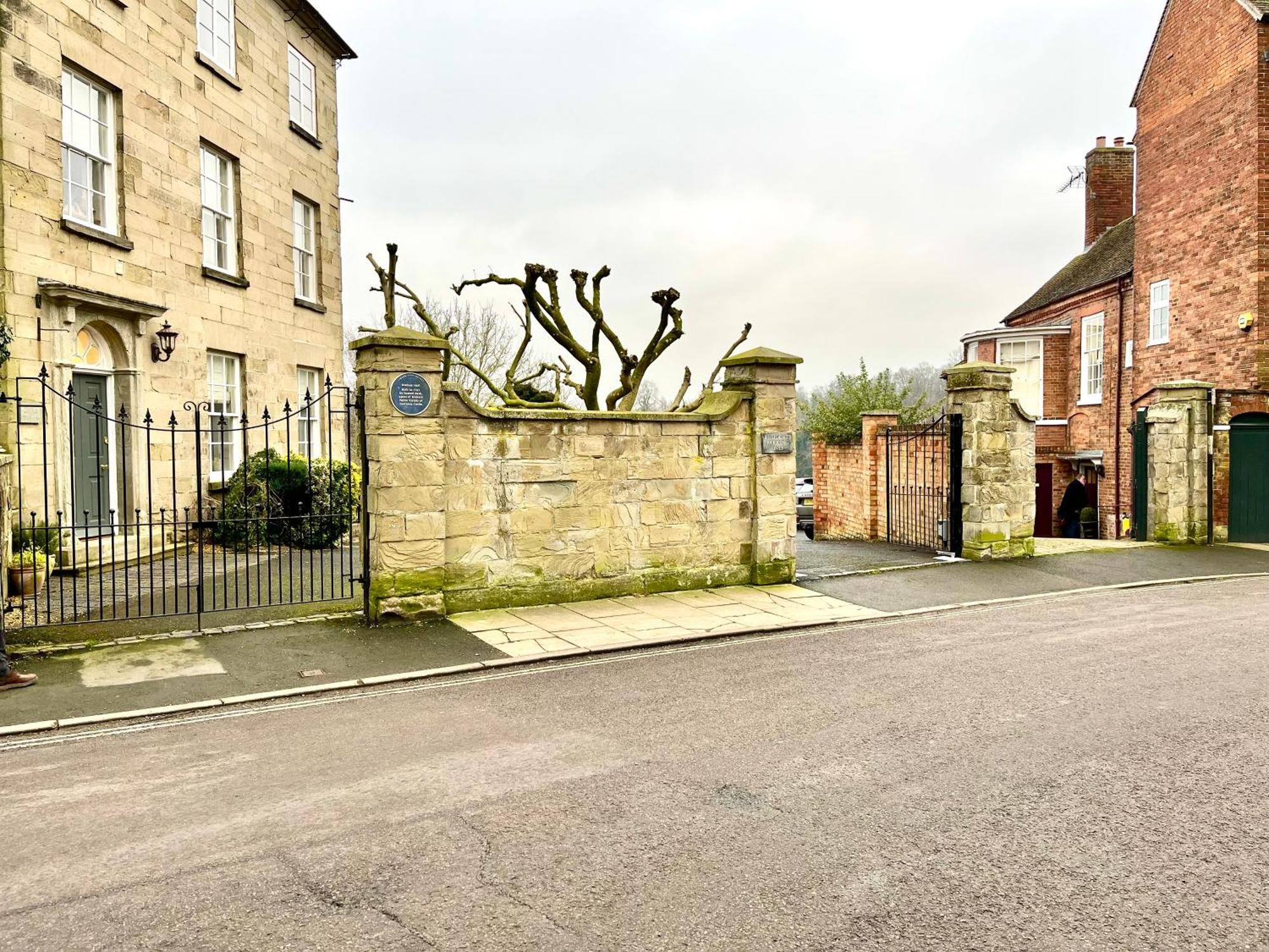 Flower Cottage By Ludlow Castle With Onsite Parking מראה חיצוני תמונה